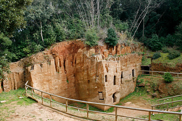 Necropoli rupestre delle Grotte a Populonia